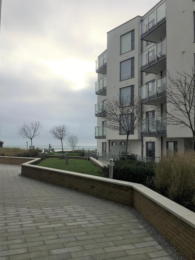 Seaview West Coast - Exceptional - 2 Bedrooms Sleeps 5 -Stunning Sea Views - 500 Metres To Beach 본머스 외부 사진